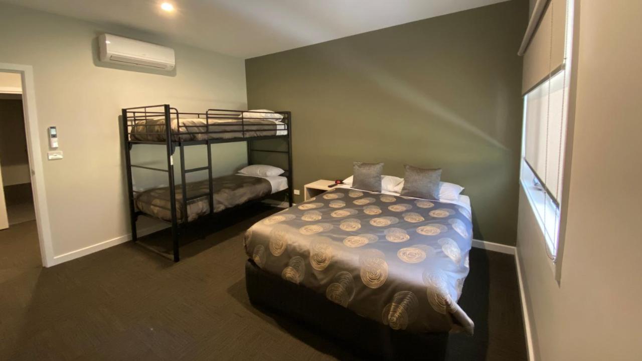 Leumeah Lodge Канбера Екстериор снимка
